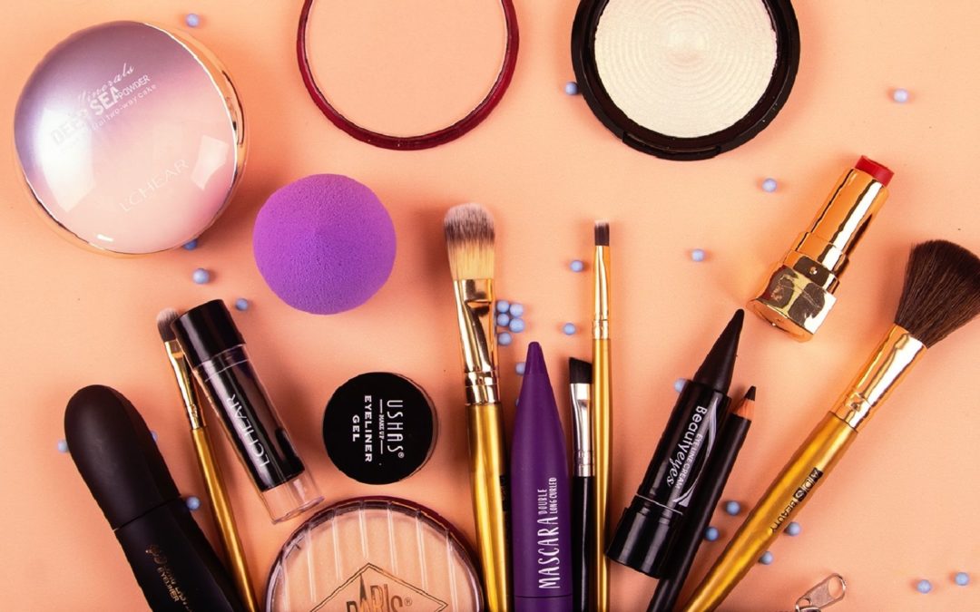 Dicas para Escolher os Produtos para sua Loja de Maquiagem Online com a Arrasou Beleza
